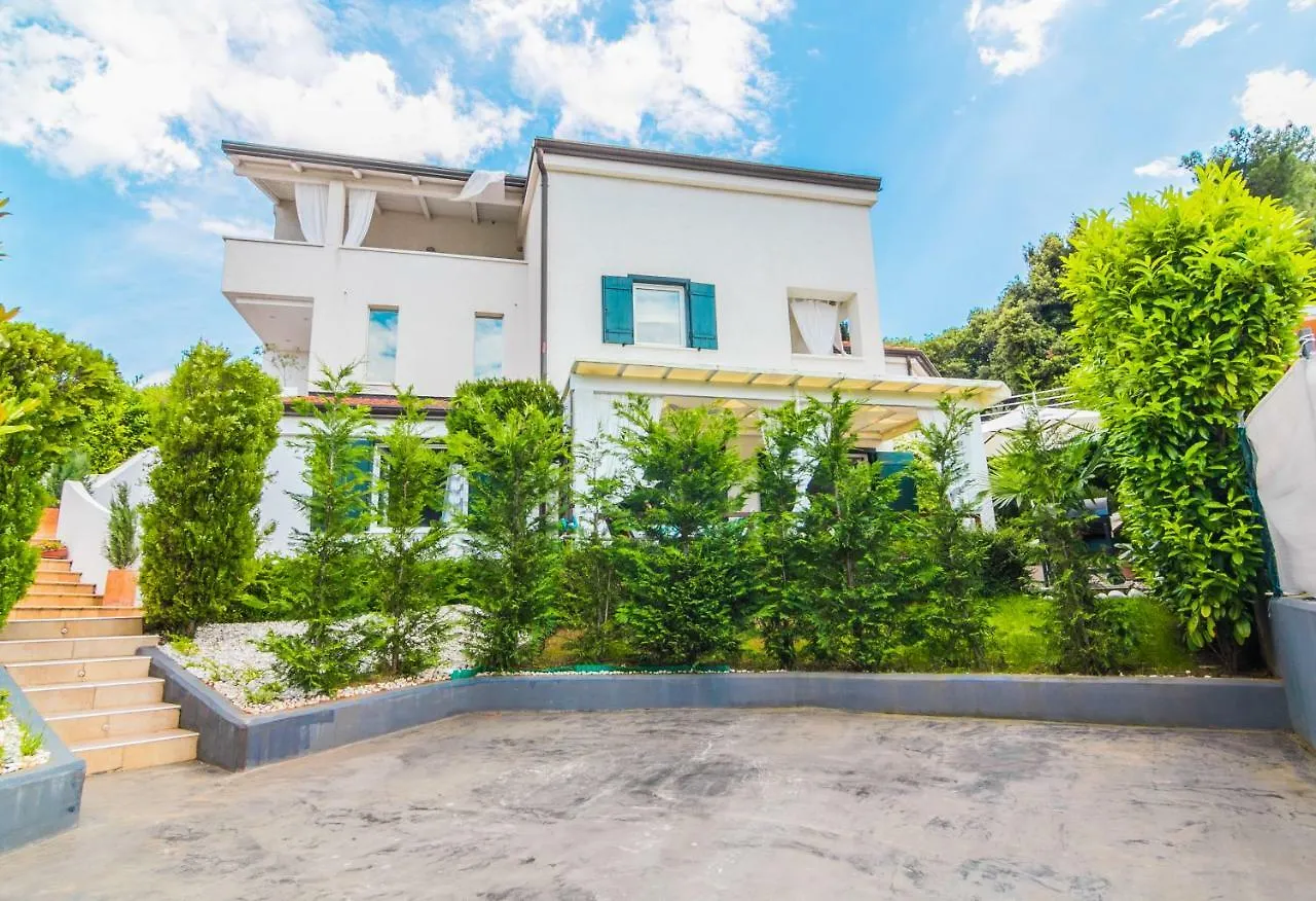 Pure Relax By The Forest Vinkuran Apartment